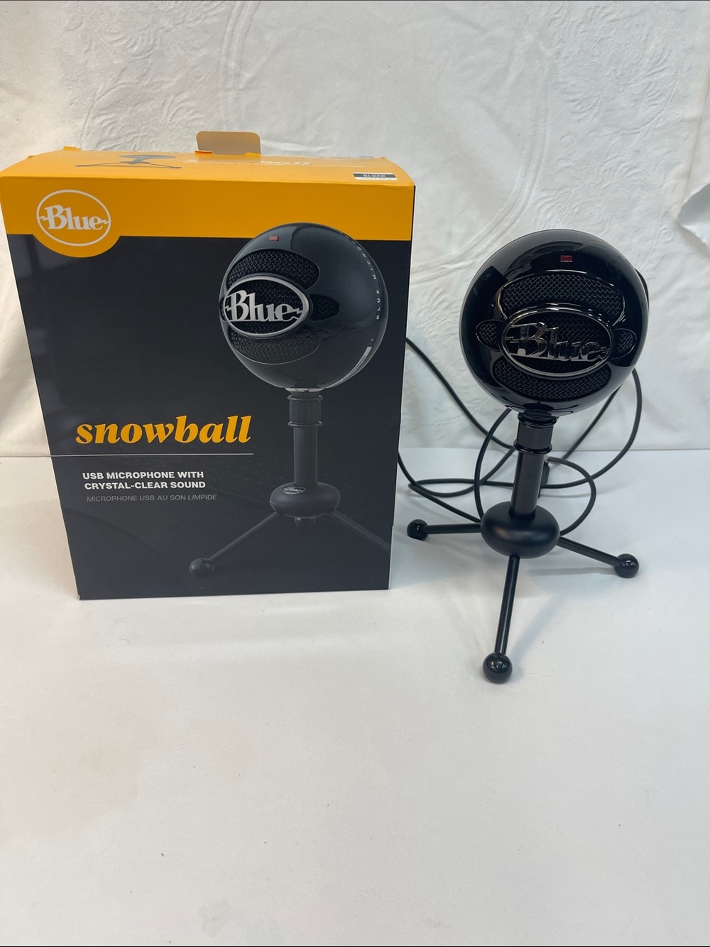 Snowball Blue Classic Studio-quality USB  Microphone.  Gloss Black New